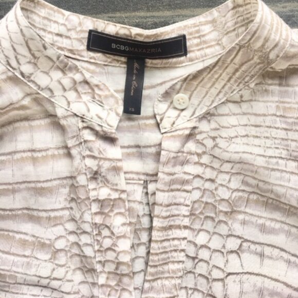 BCBG MaxAzria cotton/silk snake print button front blouse size xs - Picture 7 of 11
